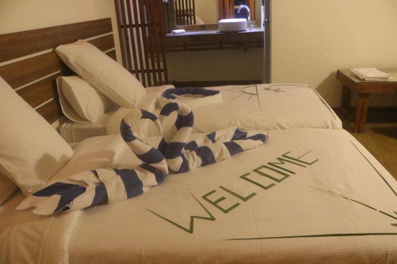 Rasdhoo Wave Blue Bed & Breakfast ภายนอก รูปภาพ