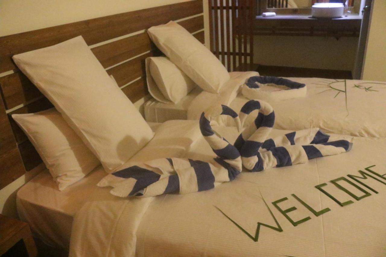 Rasdhoo Wave Blue Bed & Breakfast ภายนอก รูปภาพ