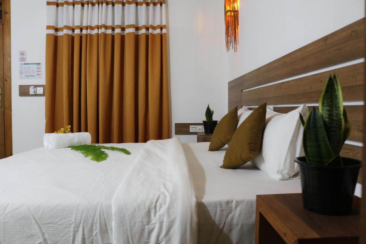 Rasdhoo Wave Blue Bed & Breakfast ภายนอก รูปภาพ