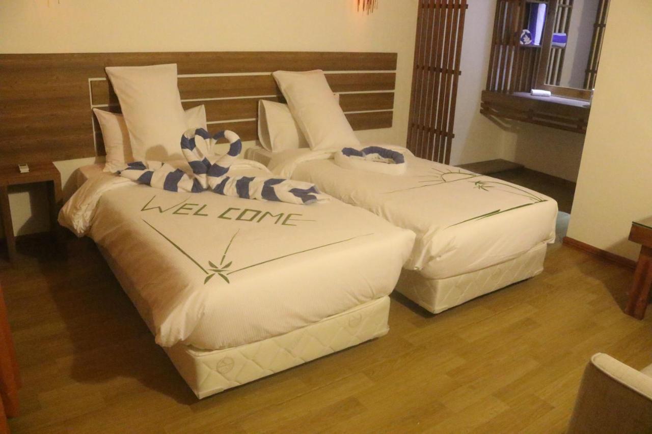 Rasdhoo Wave Blue Bed & Breakfast ภายนอก รูปภาพ