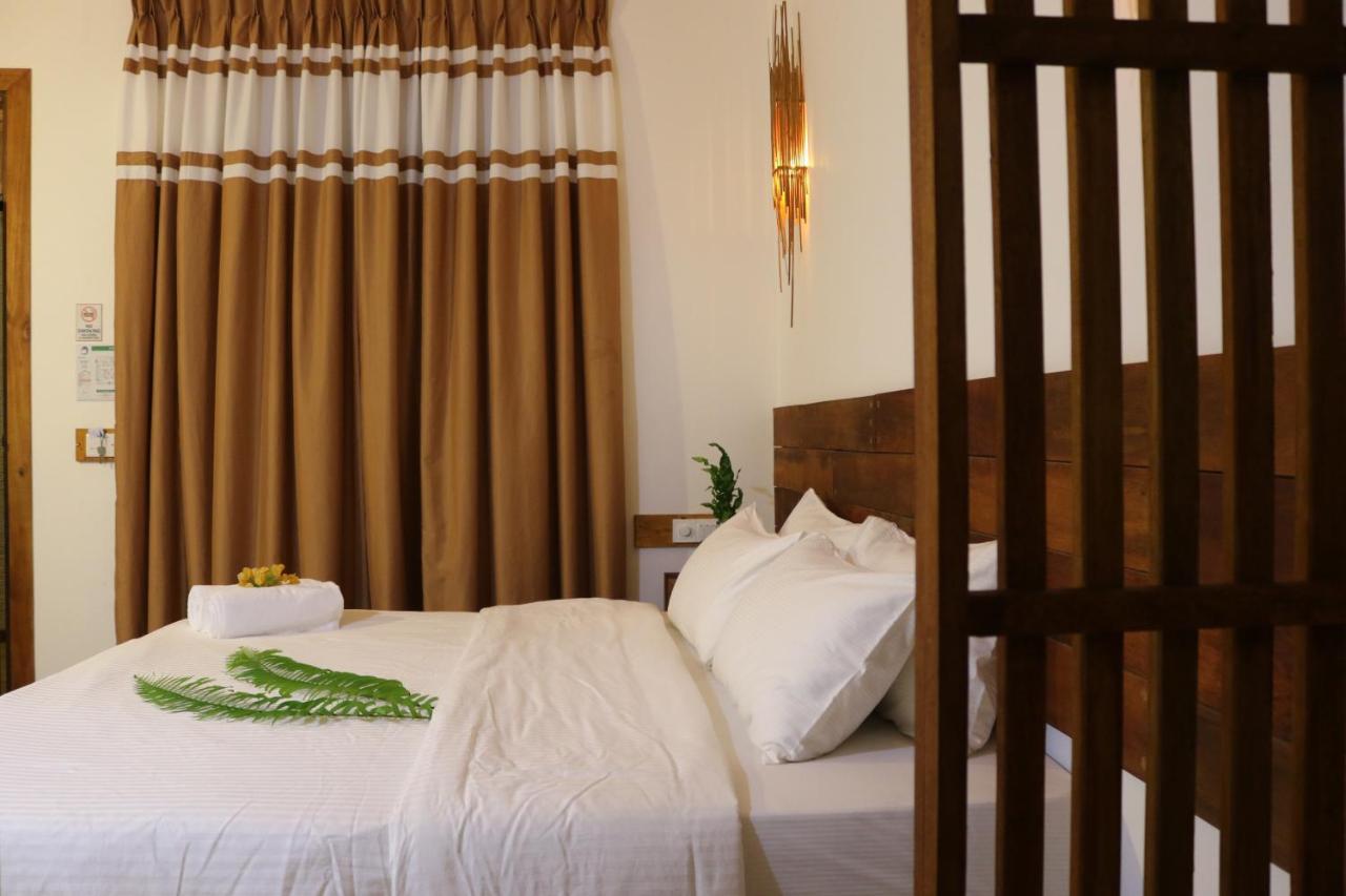 Rasdhoo Wave Blue Bed & Breakfast ภายนอก รูปภาพ
