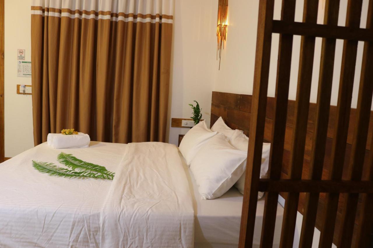 Rasdhoo Wave Blue Bed & Breakfast ภายนอก รูปภาพ