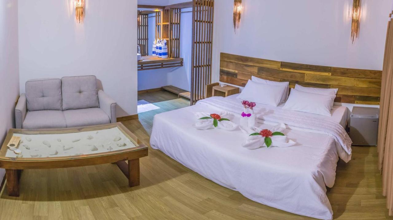 Rasdhoo Wave Blue Bed & Breakfast ภายนอก รูปภาพ