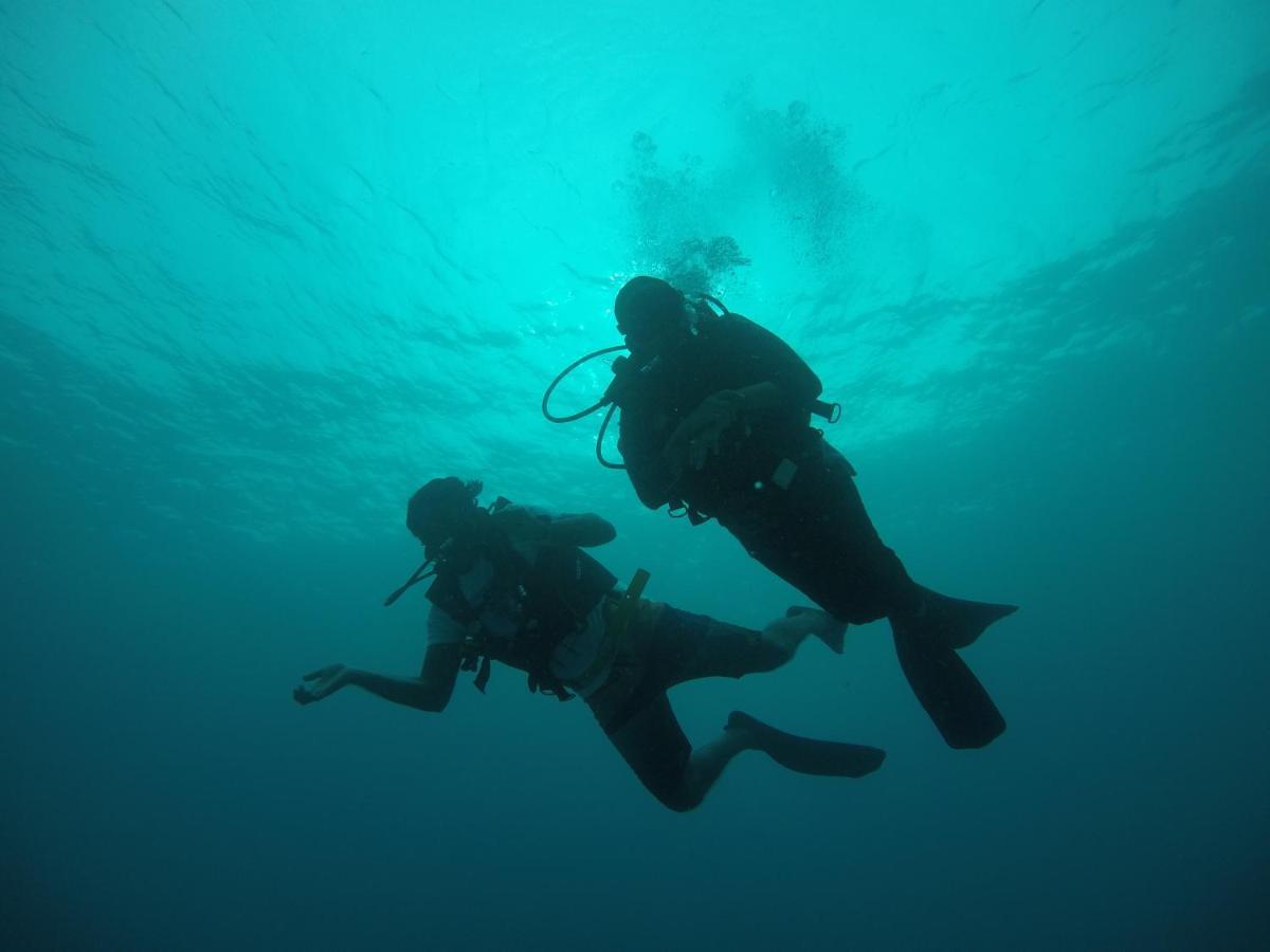Rasdhoo Wave Blue Bed & Breakfast ภายนอก รูปภาพ